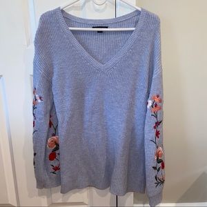 American Eagle Light Blue Floral Sleeve Sweater